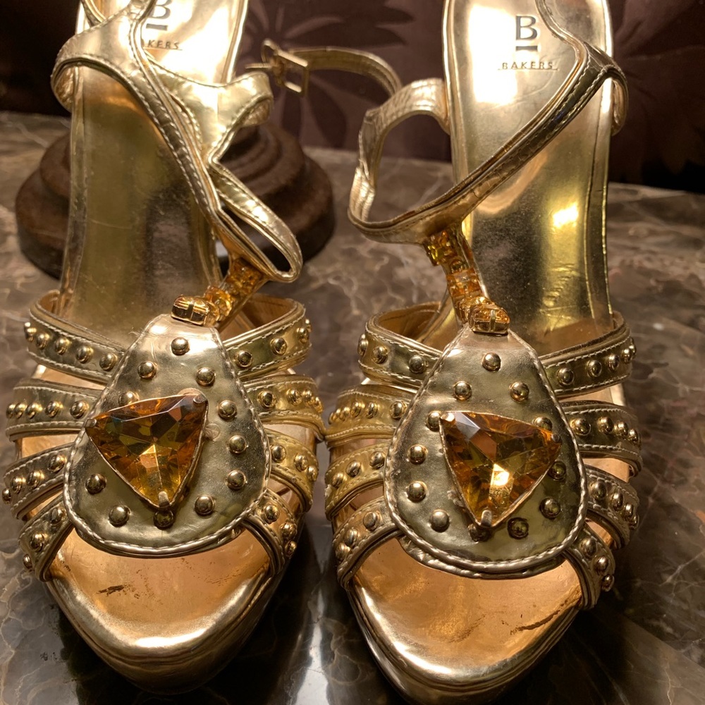 Heels - Picture 2 of 5